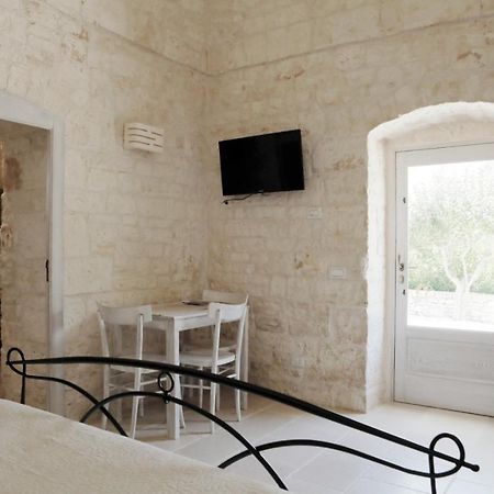 Гостевой дом Trulli Stett Чистернино Экстерьер фото